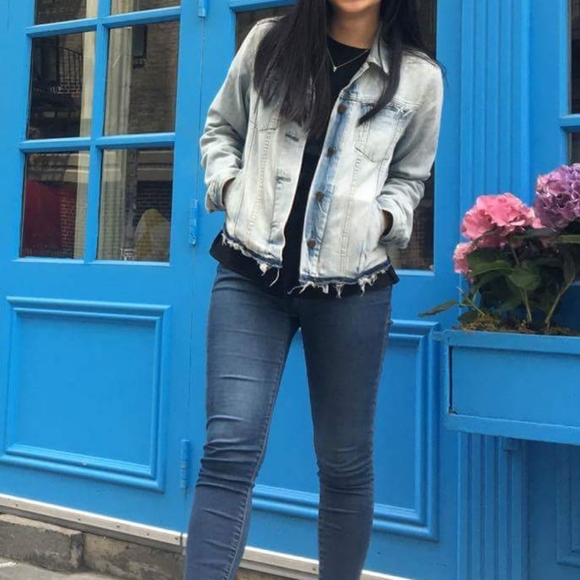 Light wash denim jacket w/ raw hem detail - Picture 2 of 8